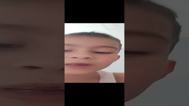 Димасик показывает наш дом