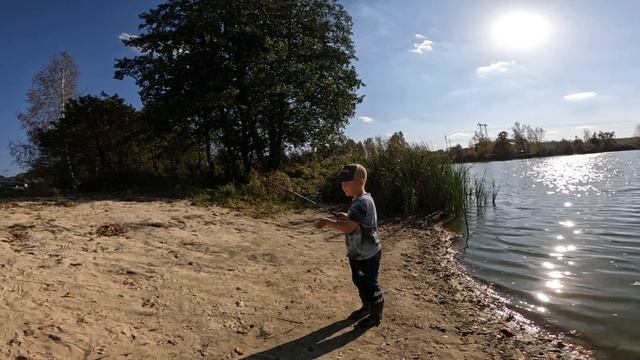 Осенняя Рыбалка. Ловля на Пруду. Ультралайт Пати.