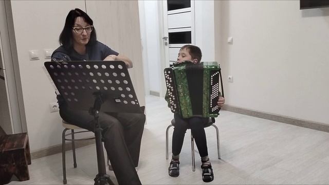 Открытый урок  Калашниковой Н.Ю. Формирование музыкально-технических навыков юного баяниста на основ