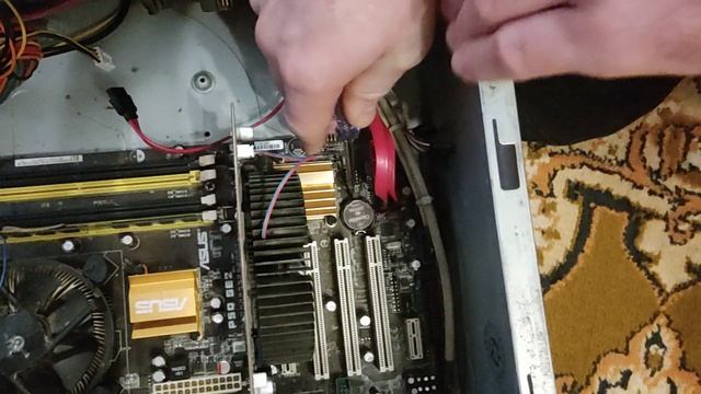 Замена батарейки на материнской плате компьютера