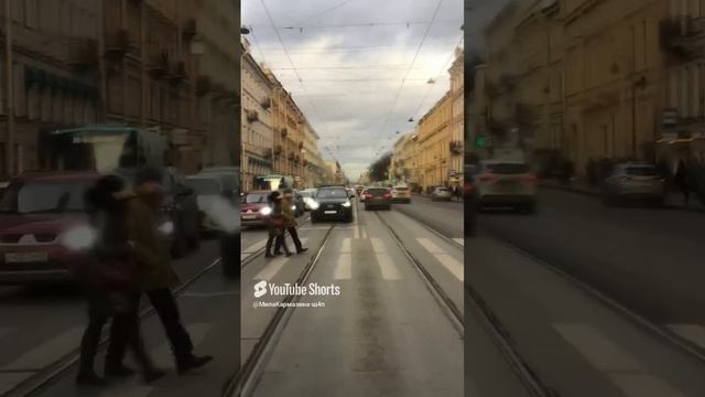 Санкт-Петербург. 09.12.2024. Поездка по Невскому проспекту к остановке «Литейный проспект»