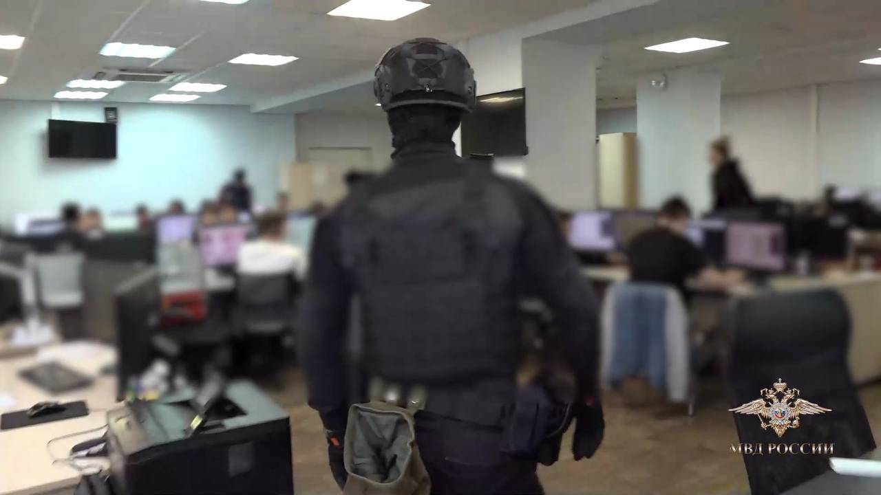 В Санкт-Петербурге сотрудники полиции пресекли теневую банковскую деятельность