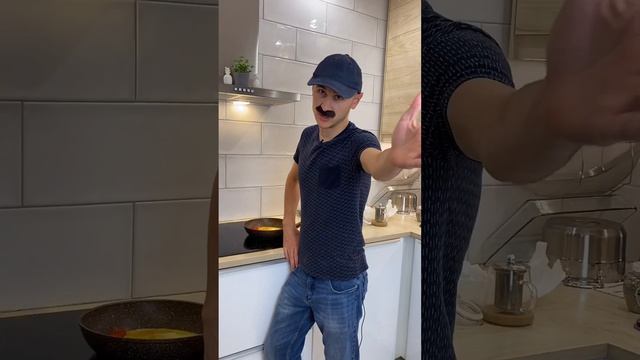 Как сделать вкусную яичницу?