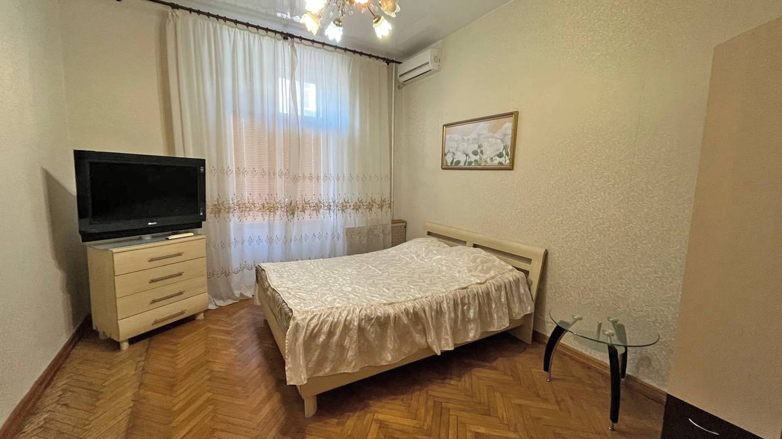 2 комнатная квартира в центре Севастополя