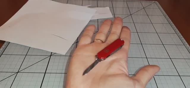 Нож-брелок Victorinox 0.6223-012 Classic SD Red 58 мм. Обзор.