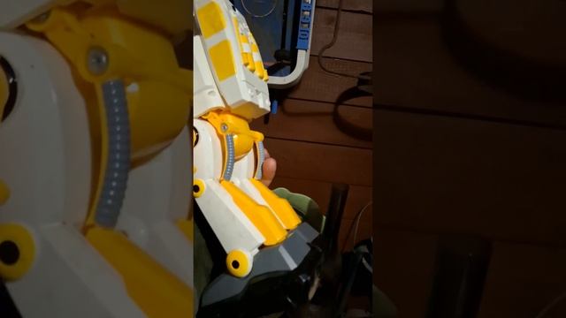 КУКОЛЬНИК ПРИНЁС РОБОТА