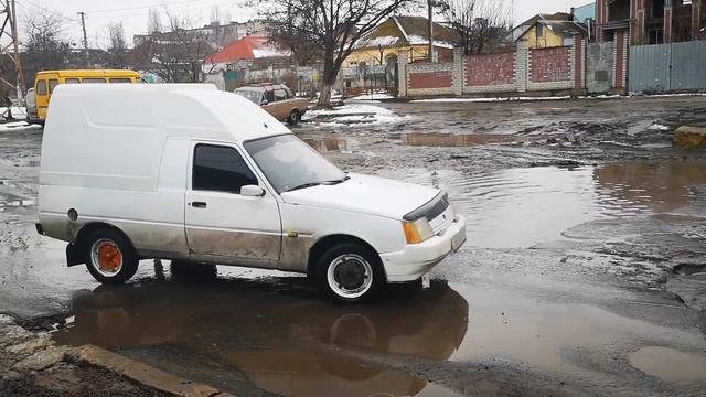 Видео ПН TV: Ямы на Авангардной