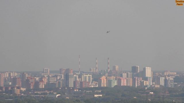 Красивый пролет Ми-8 над Пермью