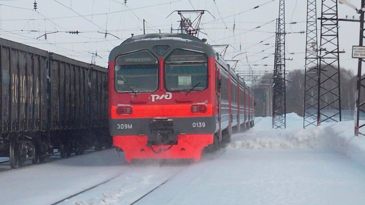 Электропоезд ЭД9М-0139. Покатушки от Алтайской площадки до Укладочного+отправление.