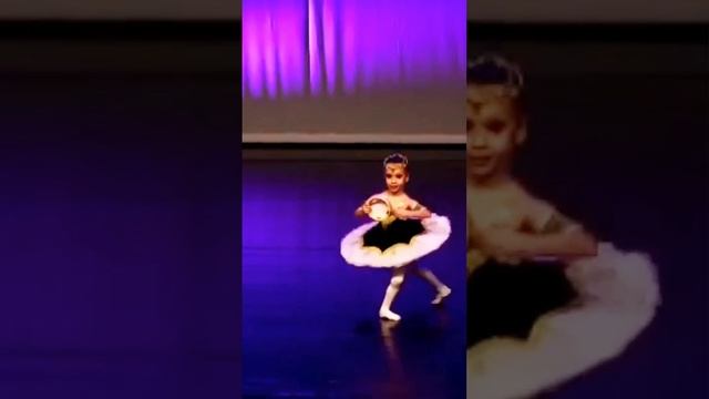 Юная балерина!