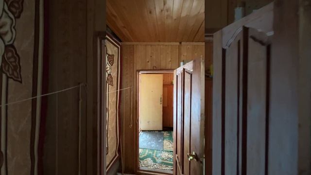 Бревенчатый дом с баней на берегу реки и в окружении леса на уч. 19 сот. в живописной д.Мелехино