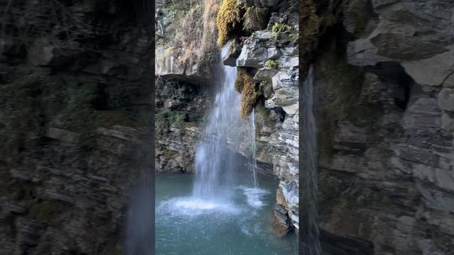 Водопад Игристый зимним днем. Волшебная природа в окрестностях Лазаревского ⛰️