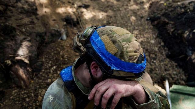 Боец ВСУ рассказал, что солдатам приходится возводить блиндажи за свой счет