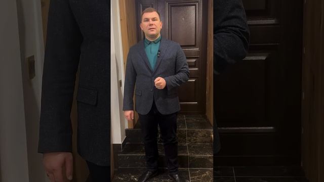 Имеет ли право судебный пристав входить в квартиру должника без его согласия?