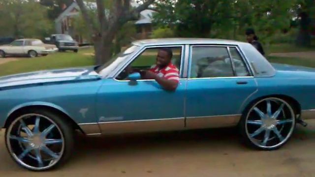 Parisienne skatin on 26s