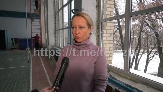 Приморский край меняет оконные конструкции в спортзале школы № 11 Тореза