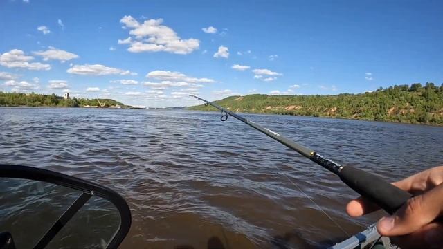 ПЕРВАЯ рыбалка с НОВОЙ лодки | Windboat 5.0 EvoFish + Yamaha 130 AETX | На Оку в половодье