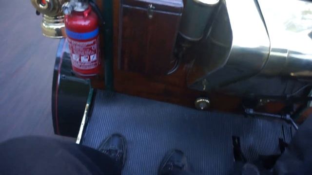 1904 Swift driving down the Mall