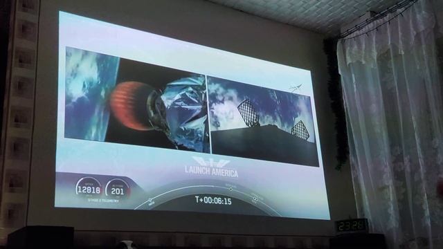 Подозрительный запуск и посадка ракеты Falcon 9 SpaceX в прямом эфире с комментариями зрителей