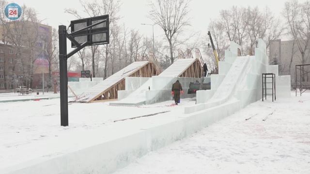 В Черногорском парке прошло первое пробное подключение иллюминации елки.