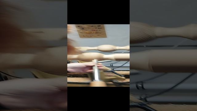 Точим здоровенную ясеневую ножку для стола