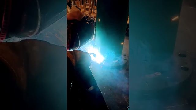 Пятницаааа!!!! #сварщик #сваркатруб #welding #сварка #migwelder