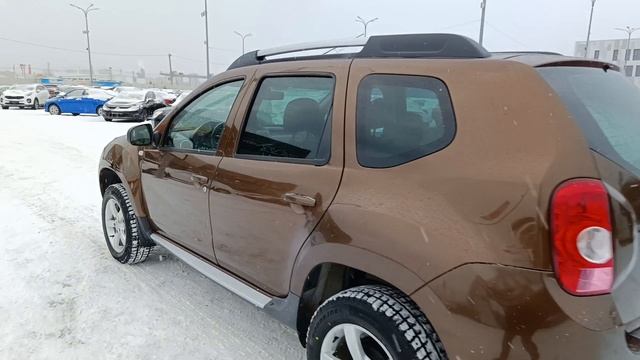 Renault Duster 2.0 л Бензин МКПП (135 л.с.) 4WD 2012