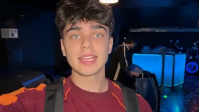 (А4)Выживаю в КИТАЕ на 1$ ! День 3