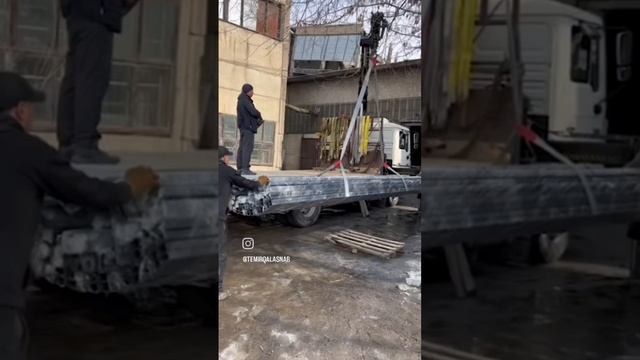 Погрузка крашеной в зелёный полимер квадратной трубы 40х20🔥⚙️