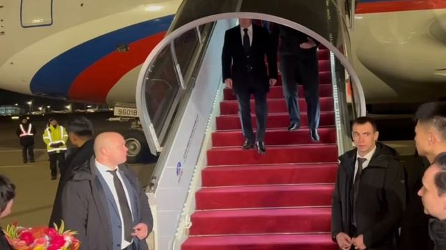 Дмитрий Медведев прибыл в Китай с двухдневным рабочим визитом