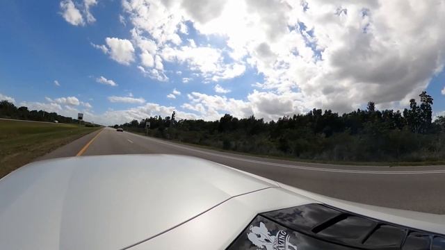 corvette zr1 with 950 whp attempts to race a Lamborghini Huracan TT with 1000+ whp, no race