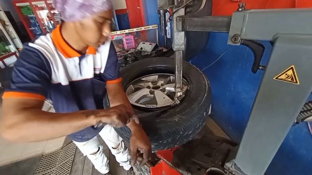 Terios 235/60 R16 @HeksaBan Samarinda
