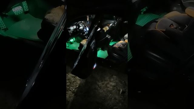 Chrysler 300m RGBW подсветка салона.