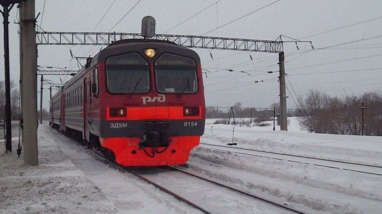 Электропоезд ЭД9М-0154. Прибытие.