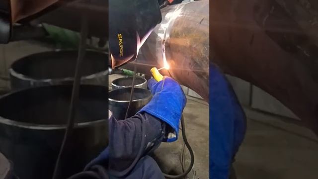 Сварка отвода #сварщик #welder #welding #сваркатруб