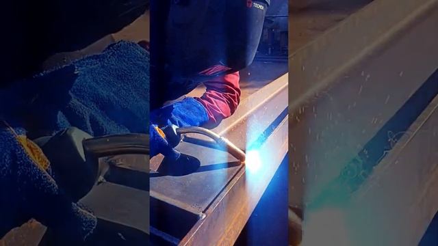 Сварка на свежем воздухе#сварщик#welding #сварка #mig #welder