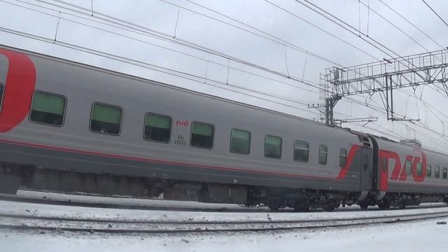 Электровоз ЭП2К-332 с пассажирским поездом №379 Москва - Камышин