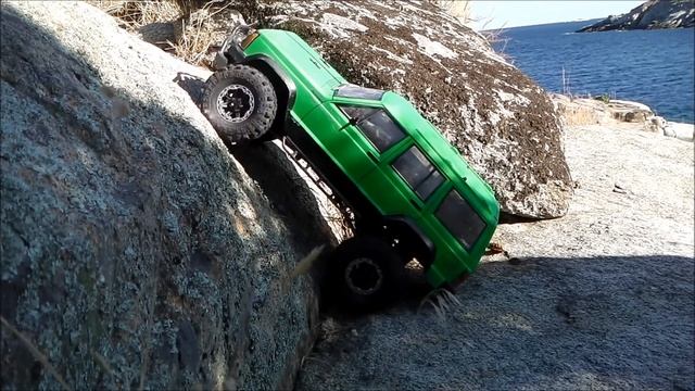 1:10 RC Axial SCX10 Jeep Rubicon and Jeep Cherokee on the Rubicon Trail Part 3