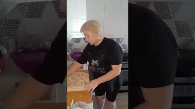 БЕЛКА НА МОРЕ в прямом эфире! Готовим закуску Лаваш с грибной начинкой ✨️Болтаем