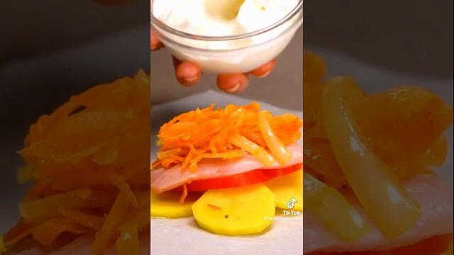 Картофель с мясом в пергаменте