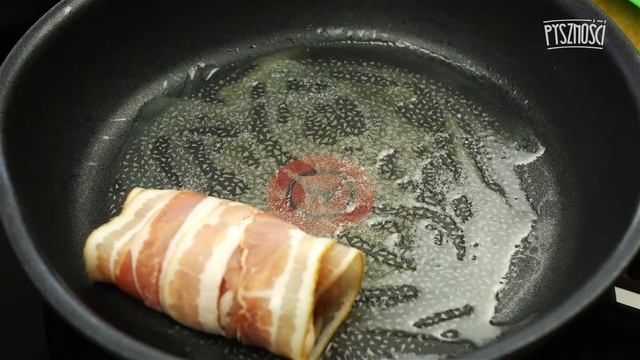 Roladki z indyka z pesto, suszonymi pomidorami i boczkiem