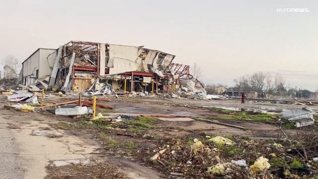 Tornadoes hammer southern US causing several deaths