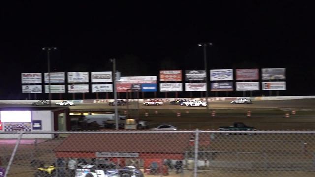 11/25/23 Jr Crown Vic Feature - Turkey 100 - 17 started 11 finished - 12 cautions