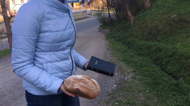 Не одним хлібом буде жити людина