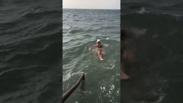 Первое в жизни купание в декабре🥹я молодец, я смог , хвалю себя!
