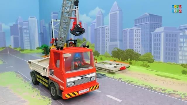 Полицейская машина Скорая помощь  Грузовик - самые новые игрушечные видео.