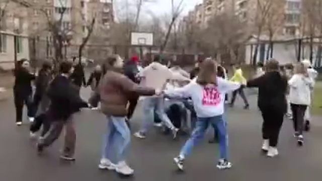 Поздравление обучающихся 118 и 121 с Днем космонавтики
