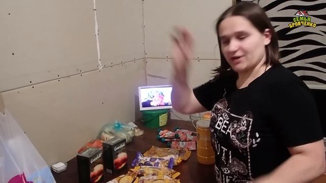 В городе. В поликлинике. Намордник. Джесси в вольере. Покупки. И др. (12.24г.) Семья Бровченко.