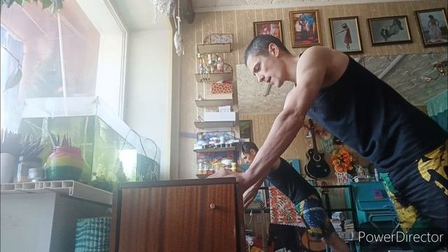 Отжимания. Уровень 2. Отжимания в наклоне.