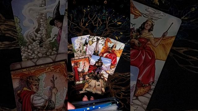 ЭТО ОЧЕНЬ НЕОЖИДАННО🔥 ЧТО ТЕБЯ СИЛЬНО УДИВИТ СКОРО! расклад таро #shorts #гадание #таро